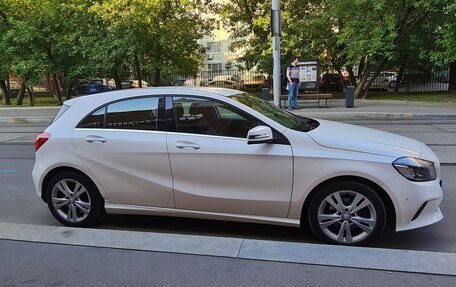 Mercedes-Benz A-Класс, 2017 год, 2 000 000 рублей, 9 фотография