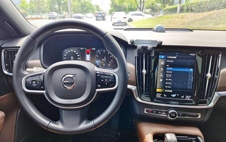 Volvo V90 II, 2022 год, 3 330 000 рублей, 10 фотография