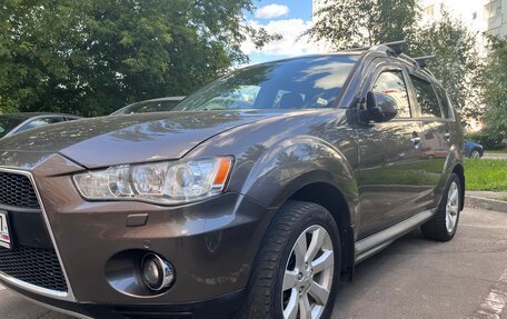 Mitsubishi Outlander III рестайлинг 3, 2010 год, 1 150 000 рублей, 3 фотография