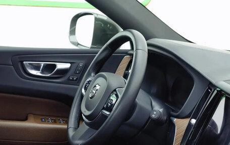 Volvo XC60 II, 2022 год, 2 480 000 рублей, 10 фотография