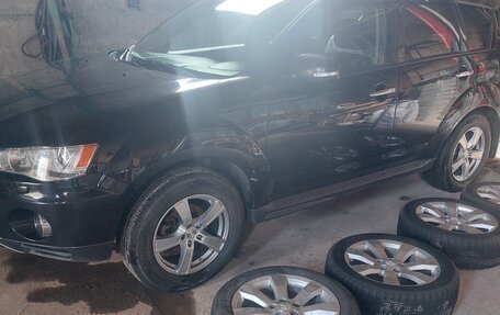 Mitsubishi Outlander III рестайлинг 3, 2011 год, 1 205 000 рублей, 3 фотография