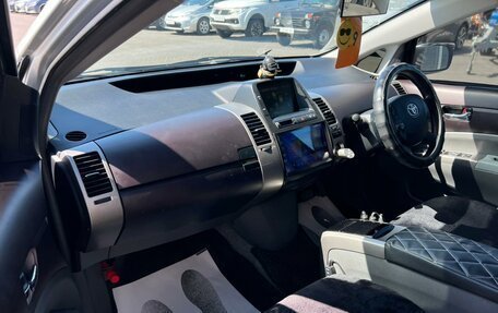 Toyota Prius, 2005 год, 909 000 рублей, 12 фотография