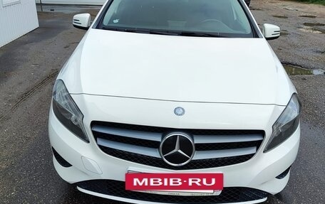 Mercedes-Benz A-Класс, 2015 год, 1 500 000 рублей, 2 фотография