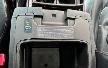 Toyota Land Cruiser 200, 2012 год, 3 399 000 рублей, 17 фотография
