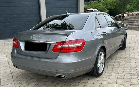Mercedes-Benz E-Класс, 2011 год, 1 750 000 рублей, 3 фотография
