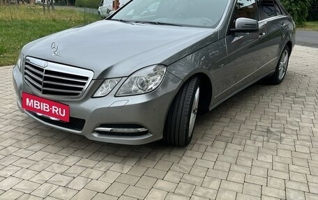 Mercedes-Benz E-Класс, 2011 год, 1 750 000 рублей, 6 фотография