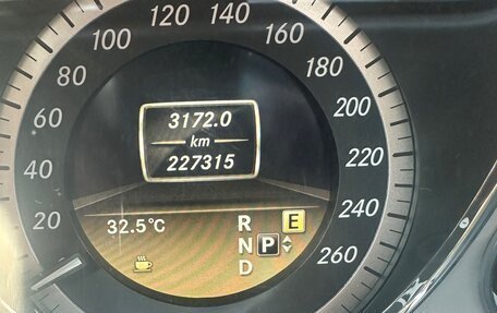 Mercedes-Benz E-Класс, 2011 год, 1 750 000 рублей, 21 фотография