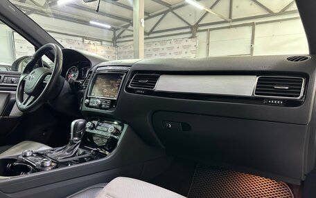 Volkswagen Touareg III, 2017 год, 3 550 000 рублей, 27 фотография