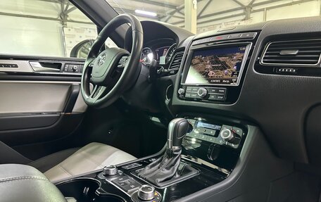 Volkswagen Touareg III, 2017 год, 3 550 000 рублей, 28 фотография