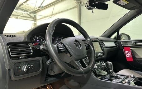Volkswagen Touareg III, 2017 год, 3 550 000 рублей, 24 фотография