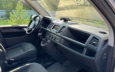 Volkswagen Caravelle T6 рестайлинг, 2018 год, 3 100 000 рублей, 9 фотография