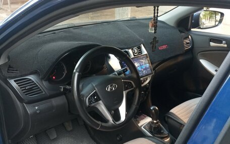 Hyundai Solaris II рестайлинг, 2012 год, 770 000 рублей, 4 фотография