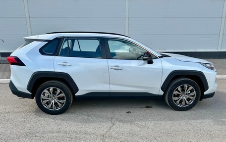 Toyota RAV4, 2024 год, 3 600 000 рублей, 6 фотография
