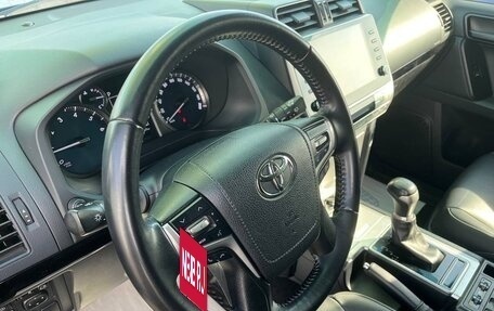 Toyota Land Cruiser Prado 150 рестайлинг 2, 2022 год, 5 603 000 рублей, 7 фотография