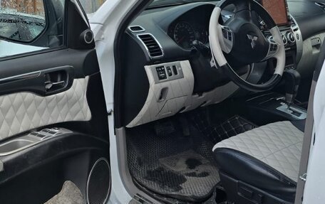 Mitsubishi Pajero Sport II рестайлинг, 2015 год, 3 200 000 рублей, 11 фотография