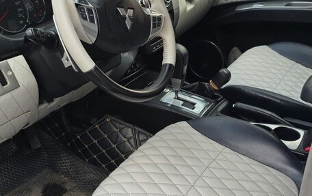 Mitsubishi Pajero Sport II рестайлинг, 2015 год, 3 200 000 рублей, 12 фотография