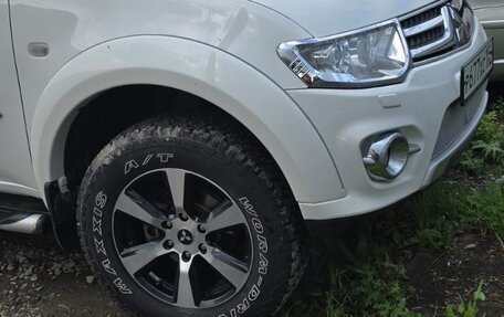 Mitsubishi Pajero Sport II рестайлинг, 2015 год, 3 200 000 рублей, 15 фотография