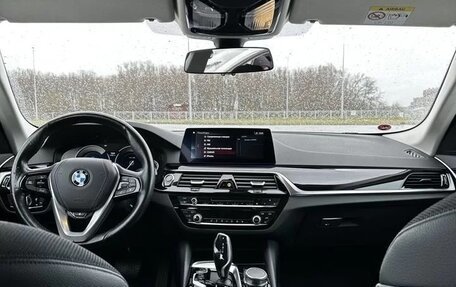 BMW 5 серия, 2019 год, 3 650 000 рублей, 2 фотография