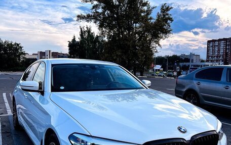 BMW 5 серия, 2019 год, 3 650 000 рублей, 15 фотография