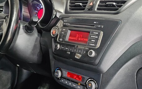 KIA Rio III рестайлинг, 2015 год, 895 000 рублей, 26 фотография