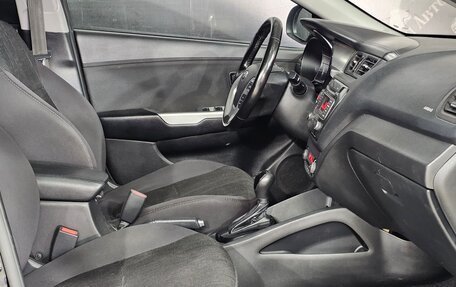 KIA Rio III рестайлинг, 2015 год, 895 000 рублей, 23 фотография