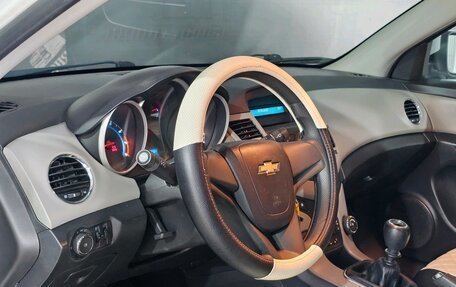 Chevrolet Cruze II, 2011 год, 815 000 рублей, 17 фотография