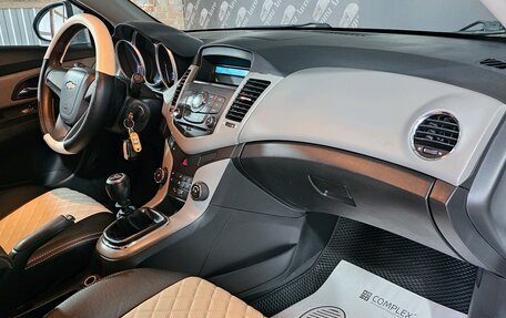 Chevrolet Cruze II, 2011 год, 815 000 рублей, 20 фотография