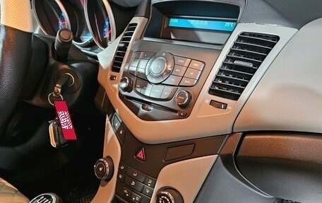 Chevrolet Cruze II, 2011 год, 815 000 рублей, 24 фотография