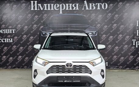 Toyota RAV4, 2019 год, 2 990 000 рублей, 2 фотография