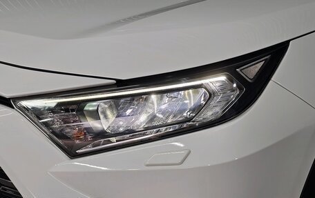 Toyota RAV4, 2019 год, 2 990 000 рублей, 13 фотография