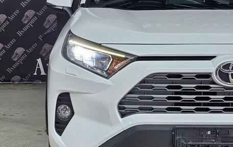 Toyota RAV4, 2019 год, 2 990 000 рублей, 11 фотография
