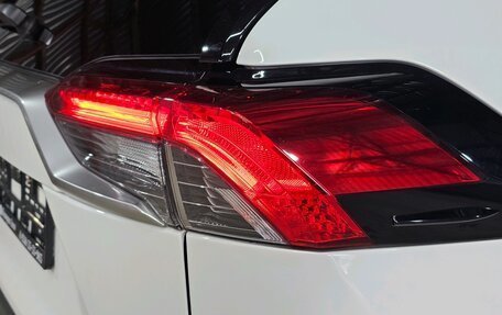Toyota RAV4, 2019 год, 2 990 000 рублей, 14 фотография