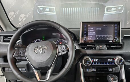 Toyota RAV4, 2019 год, 2 990 000 рублей, 23 фотография