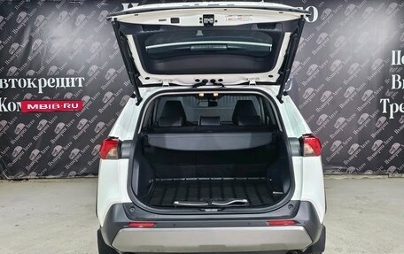 Toyota RAV4, 2019 год, 2 990 000 рублей, 17 фотография