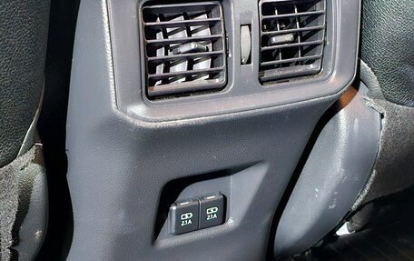 Toyota RAV4, 2019 год, 2 990 000 рублей, 38 фотография