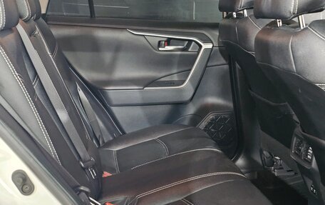 Toyota RAV4, 2019 год, 2 990 000 рублей, 39 фотография