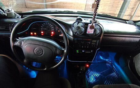 Opel Vectra A, 1995 год, 230 000 рублей, 4 фотография
