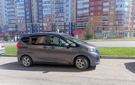 Honda Freed II, 2017 год, 1 750 000 рублей, 2 фотография