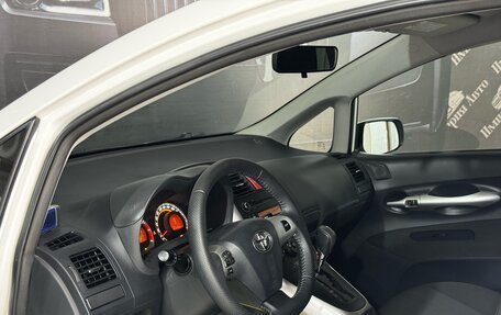 Toyota Auris II, 2011 год, 990 000 рублей, 20 фотография