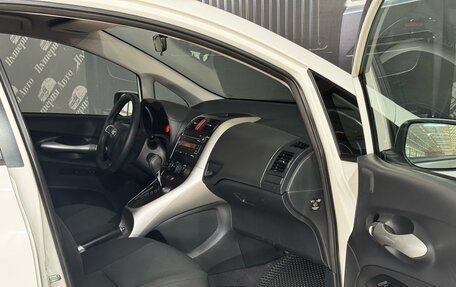 Toyota Auris II, 2011 год, 990 000 рублей, 24 фотография
