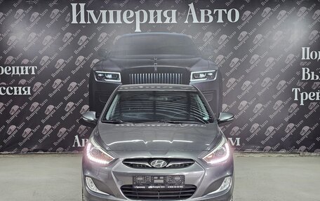 Hyundai Solaris II рестайлинг, 2013 год, 920 000 рублей, 2 фотография