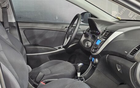Hyundai Solaris II рестайлинг, 2013 год, 920 000 рублей, 23 фотография