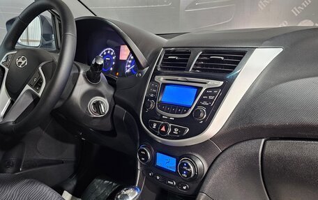 Hyundai Solaris II рестайлинг, 2013 год, 920 000 рублей, 22 фотография