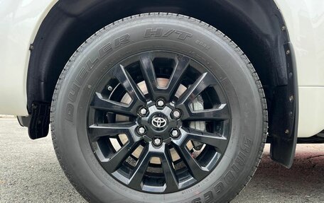 Toyota Land Cruiser Prado 150 рестайлинг 2, 2021 год, 6 390 000 рублей, 4 фотография
