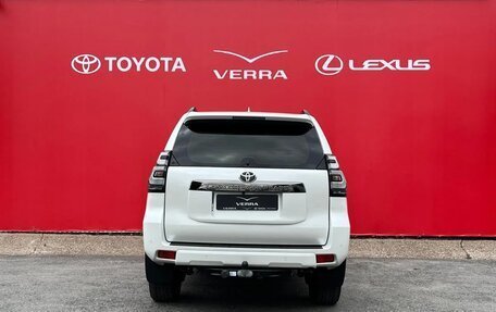 Toyota Land Cruiser Prado 150 рестайлинг 2, 2021 год, 6 390 000 рублей, 6 фотография