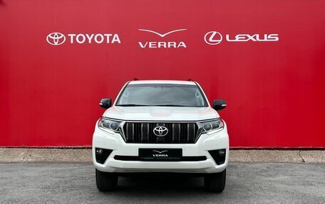Toyota Land Cruiser Prado 150 рестайлинг 2, 2021 год, 6 390 000 рублей, 5 фотография