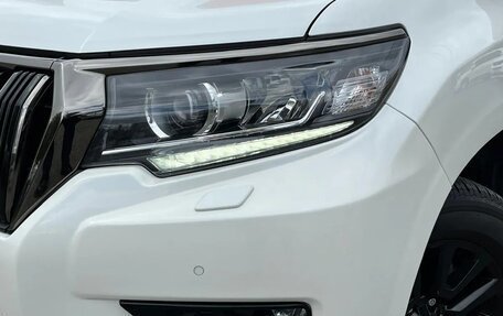 Toyota Land Cruiser Prado 150 рестайлинг 2, 2021 год, 6 390 000 рублей, 9 фотография