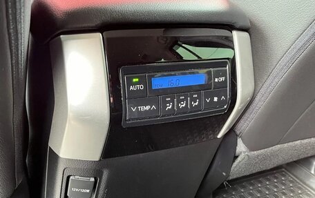 Toyota Land Cruiser Prado 150 рестайлинг 2, 2021 год, 6 390 000 рублей, 28 фотография
