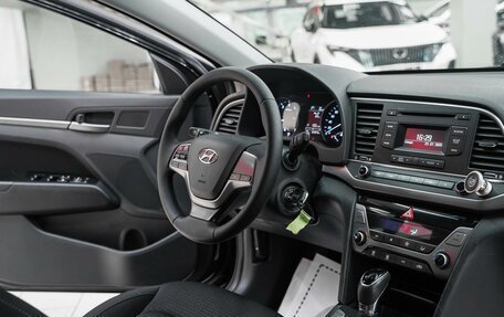 Hyundai Elantra VI рестайлинг, 2018 год, 1 299 000 рублей, 14 фотография