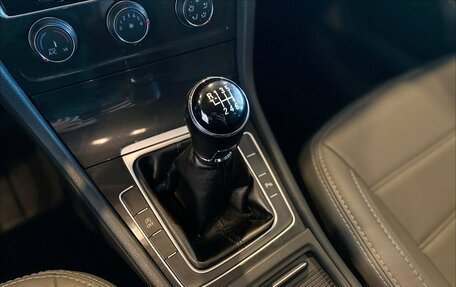Volkswagen Golf VII, 2019 год, 1 380 000 рублей, 30 фотография